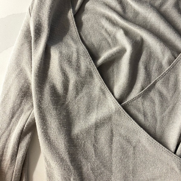 Aritzia Wilfred BodySuit Grey V neck - Picture 4 of 4